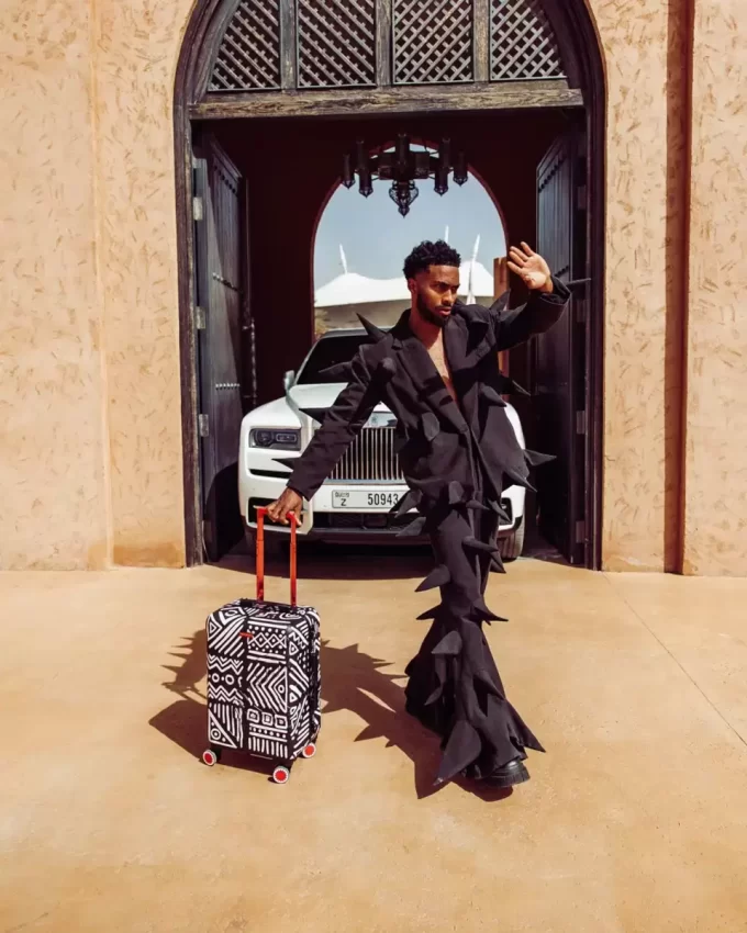 A.I.8 AFRICAN INTELLIGENCE – ORIGIN STORY SHARKNAUTICS BAGAGLIO A MANO RIGIDO