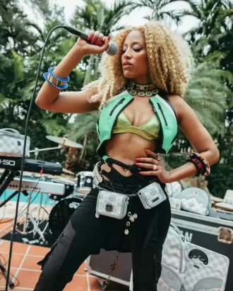 A.I.8 CINTURA CON CIONDOLO AFRICANO INTELLIGENCE PRENOTATA E OCCUPATA