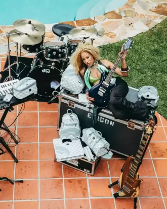 A.I.8 INTELLIGENCE AFRICANA PRENOTATA E OCCUPATA BORSA