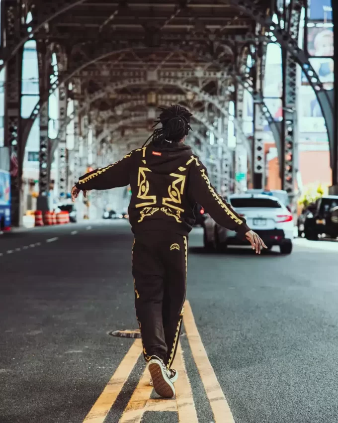 A.I.9 INTELLIGENCE AFRICANA PERCORSO VERSO IL FUTURO II – JOGGER COLLABORATO CON SANDFLOWER