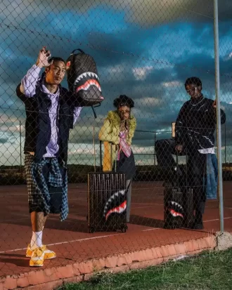 BAGAGLIO A DIMENSIONI STANDARD CON EFFETTO SFOCATO SHARKS IN PARIS