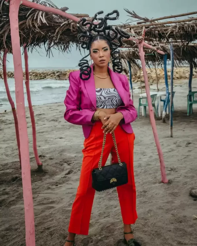 BORSA A MANO CON CATENA DORATA E SQUALO NOIR QUILT