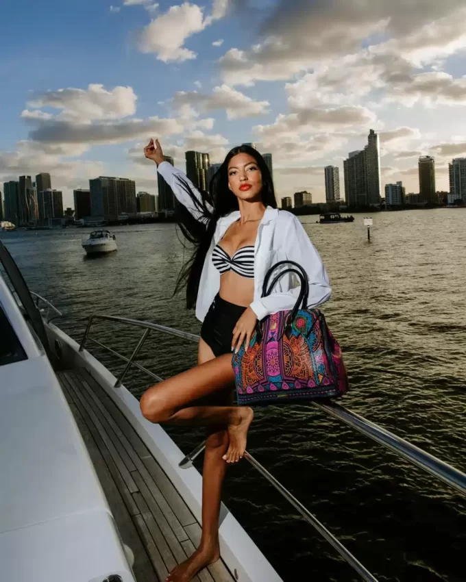 BORSA A MANO DEL PALAZZO DEL REGNO SUPERIORE CON IA