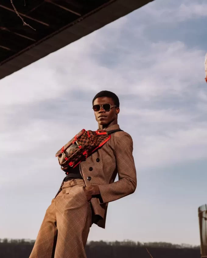 BORSA A TRACOLLA TAKEOVER THE THRONE BORSA A TRACOLLA TAKEOVER THE THRONE