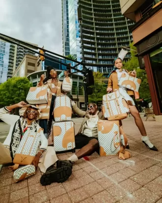 BAGAGLIO A MANO HELNY LATTE CON GUSCIO MORBIDO