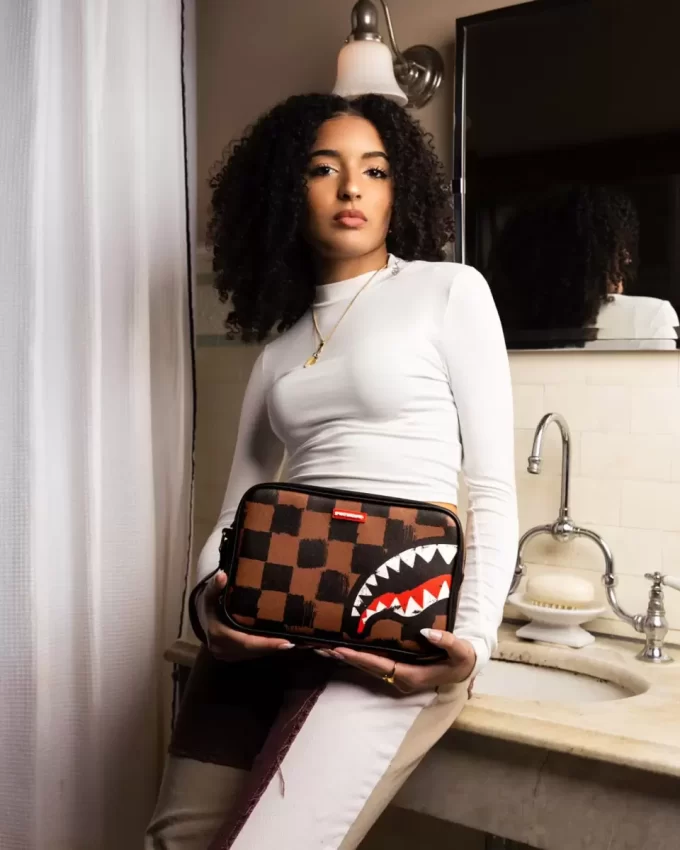 BORSA DA TOELETTATURA SHARKS IN PARIS VANQUISH