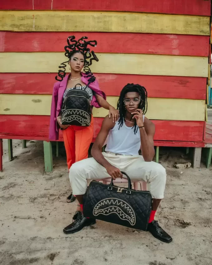 BORSA DA VIAGGIO CON SQUALO E CATENA DORATA NOIR QUILT