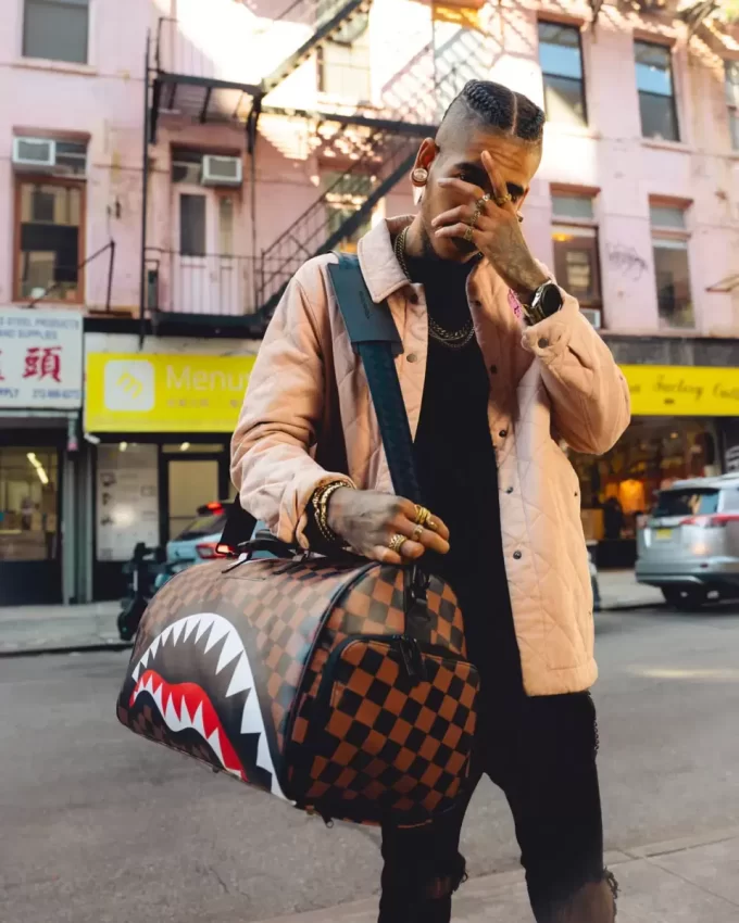 BORSA DA VIAGGIO HANGOVER SHARK