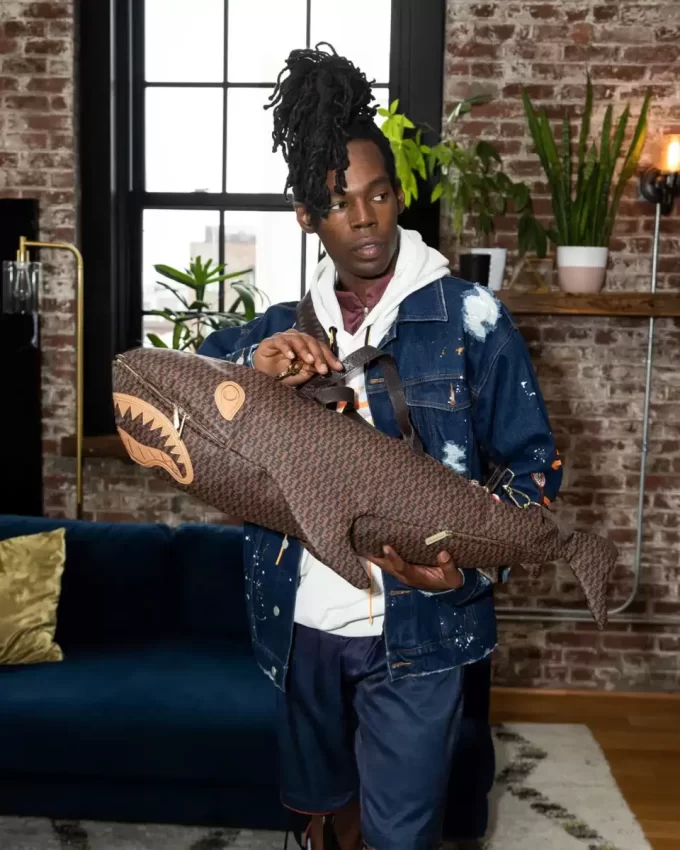 BORSA DA VIAGGIO SHARKFINITY A FORMA DI SQUALO