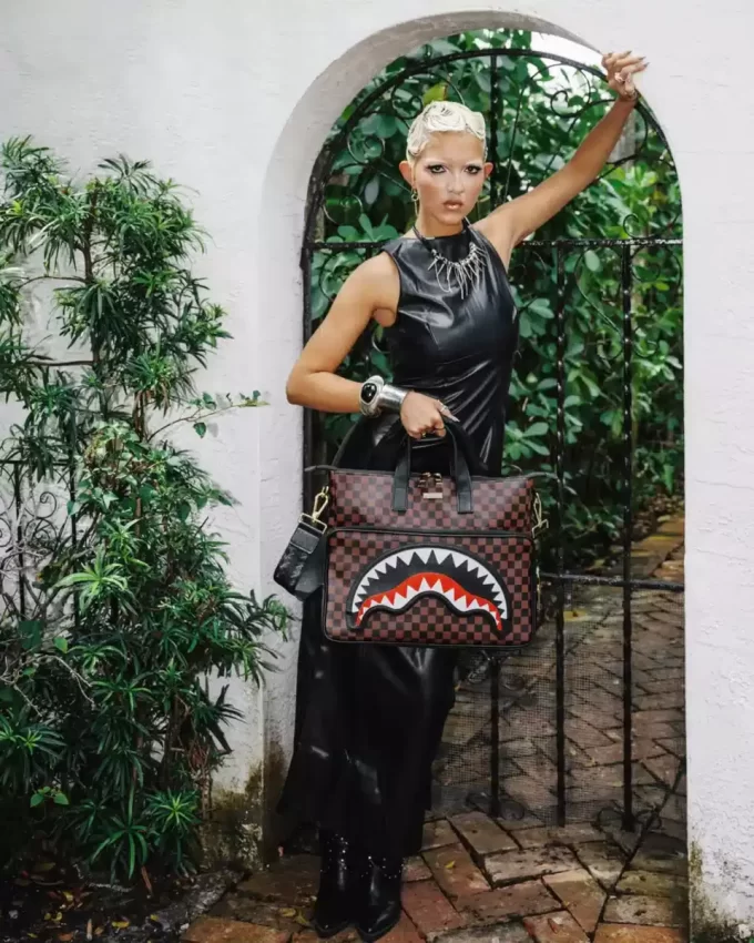 BORSA DA VIAGGIO SQUALI DENTI DI SEGA A PARIGI