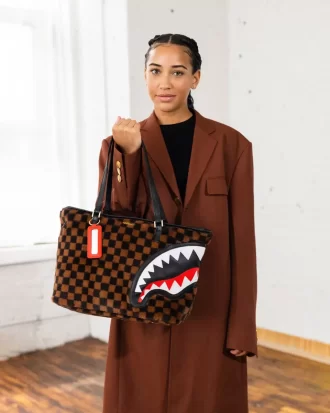 BORSA FURRR SHARKS IN PARIS