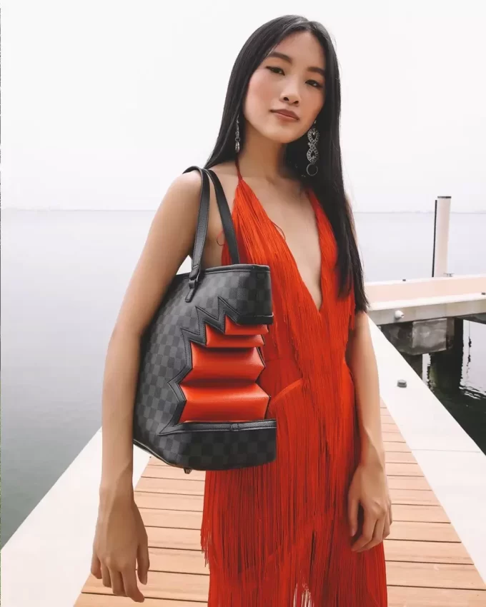 BORSA GRIGIA SHARK BITE SHARKS IN PARIS