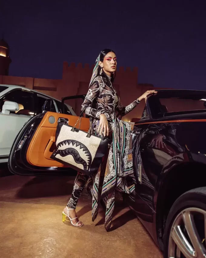 BORSA IN RAFIA CON PALMA