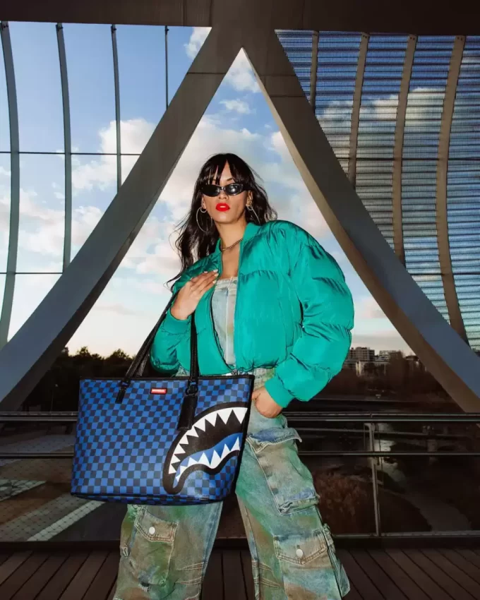 BORSA MIDNIGHT MAGIC SHARKS IN PARIS