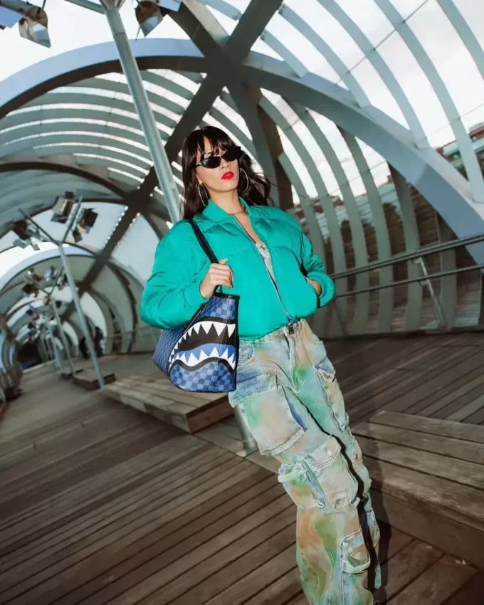 BORSA MIDNIGHT MAGIC SHARKS IN PARIS