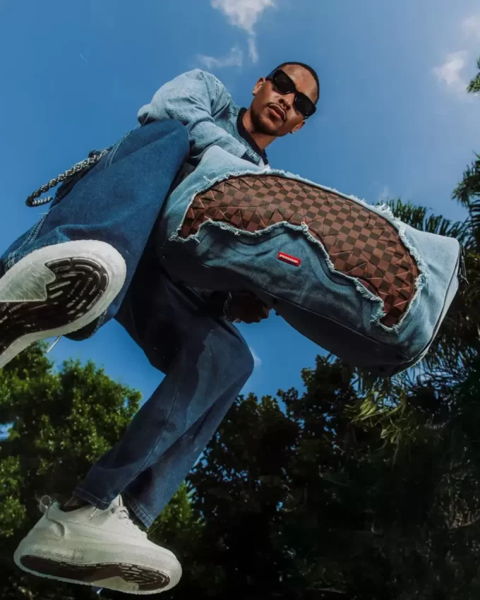 BORSA SHORES OF ITALY