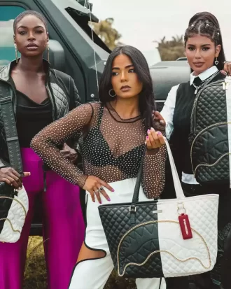 BORSA TRAPUNTATA DIVISA SHARK LEVELED UP