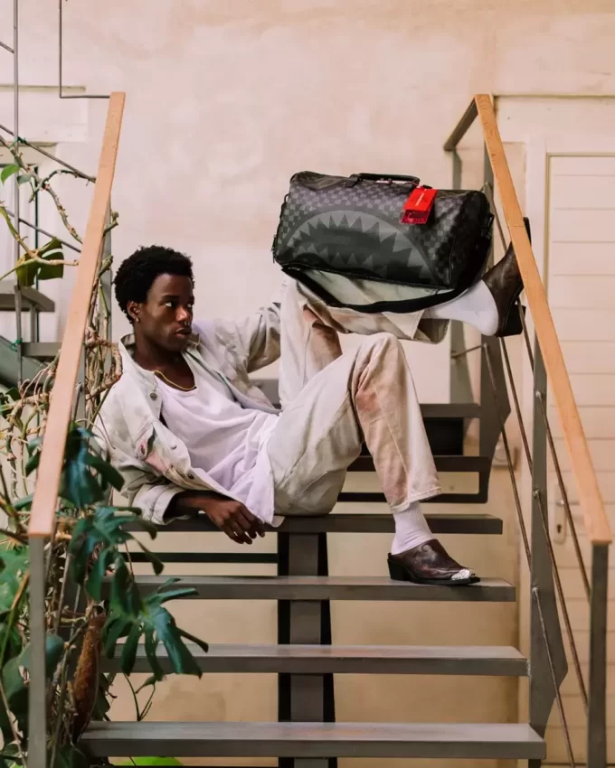 Borsone a quadri anti-goccia con stampa post-sbornia