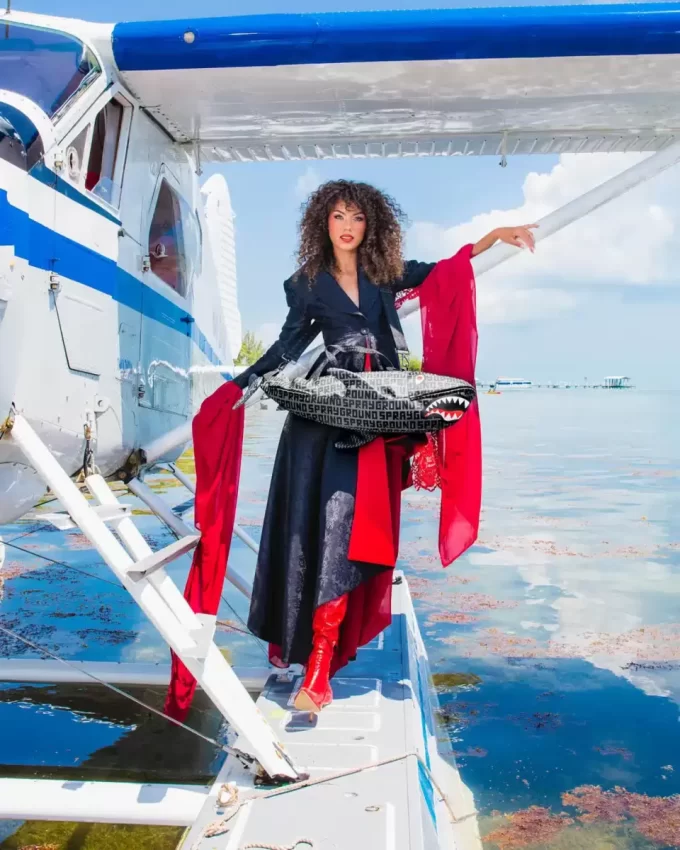 Borsone da viaggio a forma di squalo Sharkfinity Stealth Pilot