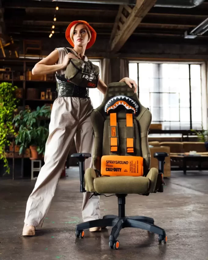 CALL OF DUTY FLYING ASSASSINS ZAINO CON PARACADUTE