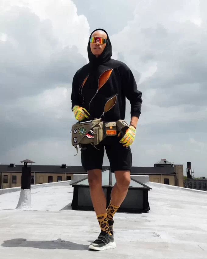 CALL OF DUTY NEVER BACK DOWN CROSSBODY CALL OF DUTY NEVER BACK DOWN CROSSBODY