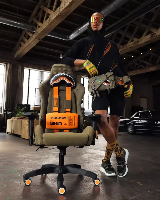 CALL OF DUTY PRONTA PER L’AZIONE SEDIA DA GAMING