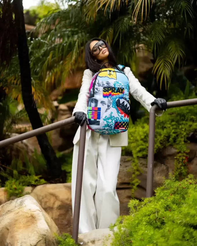 COLLAGE DI ZAINI DLXSR CASUALI COLLAGE DI ZAINI DLXSR CASUALI