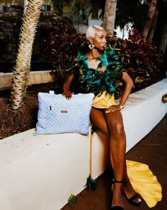 COPERTA DA SPIAGGIA RIPIEGABILE SHARK ISLAND, RESISTENTE ALL’ACQUA, BORSA TRASFORMABILE