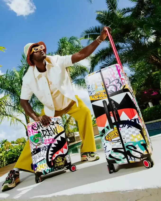 CREA UN ALTRO GIORNO BAGAGLIO A MANO RIGIDO SHARKNAUTICS CREA UN ALTRO GIORNO BAGAGLIO A MANO RIGIDO SHARKNAUTICS