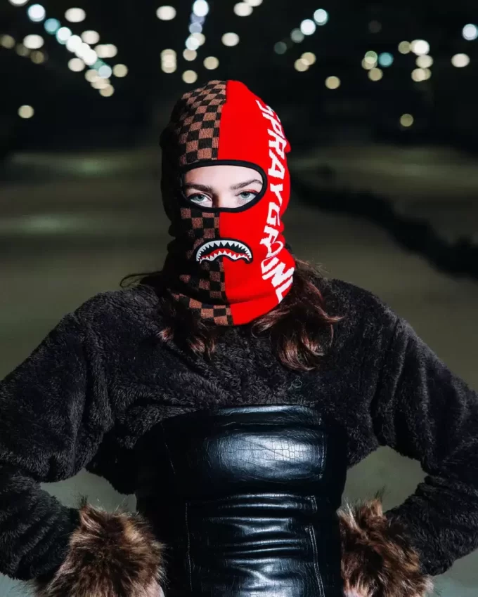 DIVIDERE CREA MASCHERA DA PASSEGGIO