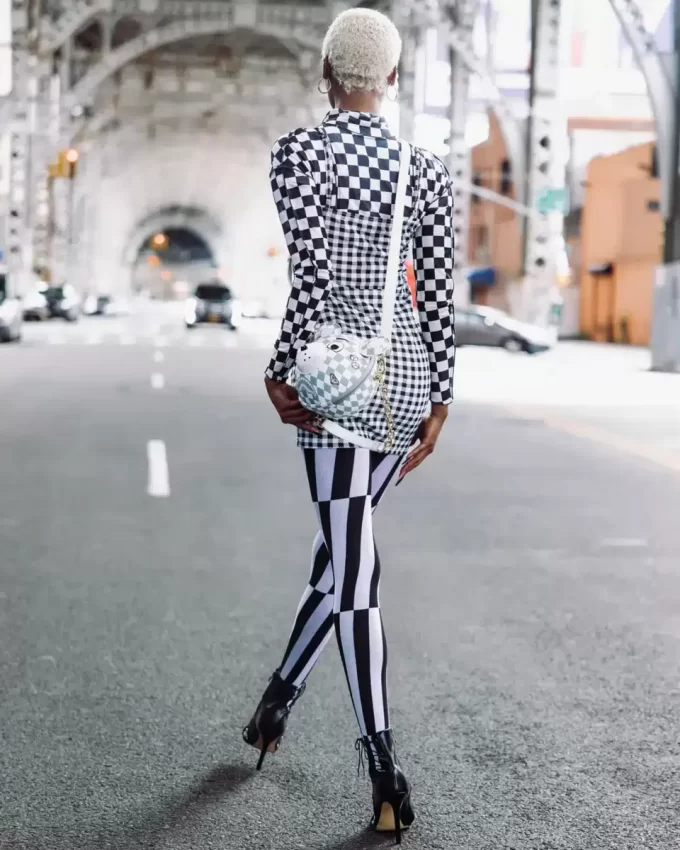 FIONDA CON PALLA D’ORSO DI ALTA QUALITÀ