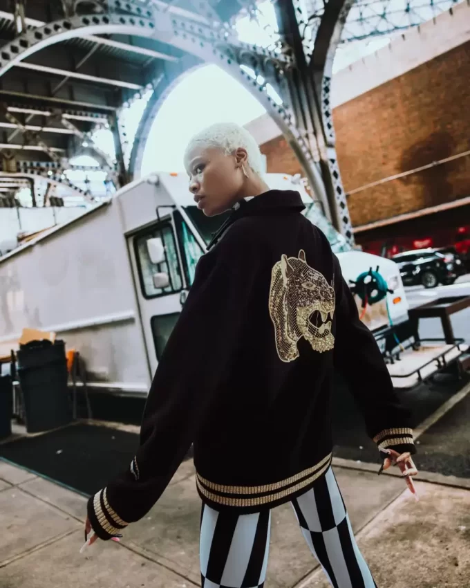 GIACCA UNIVERSITARIA COLLABORATA CON LEOPARDO DORATO DELL’INTELLIGENZA AFRICANA A.I.9 – SANDFLOWER