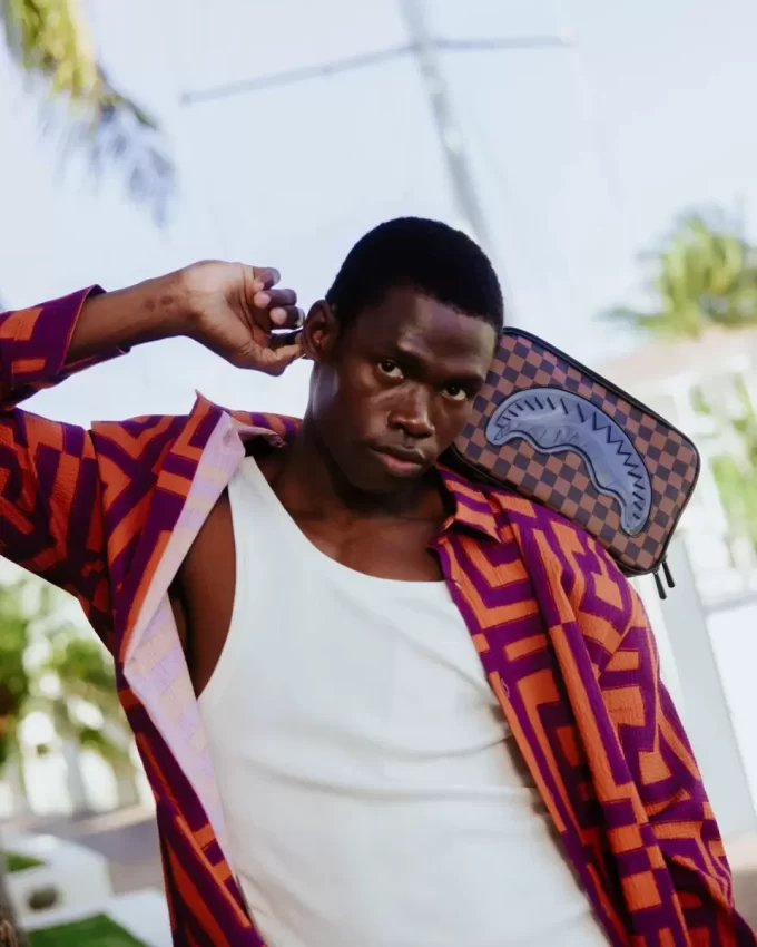 GLI SQUALI A PARIGI SI DIRIGONO AL DECOLLO DELLA NAUTICA