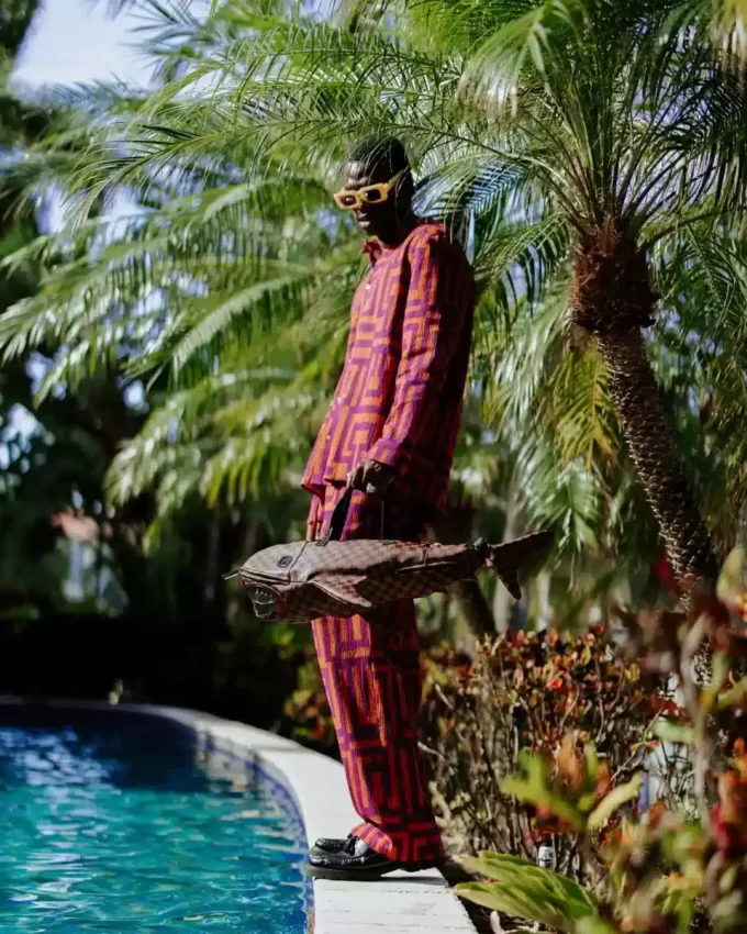 GLI SQUALI DI PARIGI PRONTI AL DECOLLO BORSA DA VIAGGIO SHARK MEDIUM