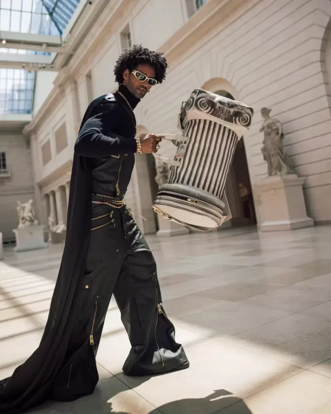 IL BORSA A COLONNA DEL TEMPIO GRECO DI SARDI