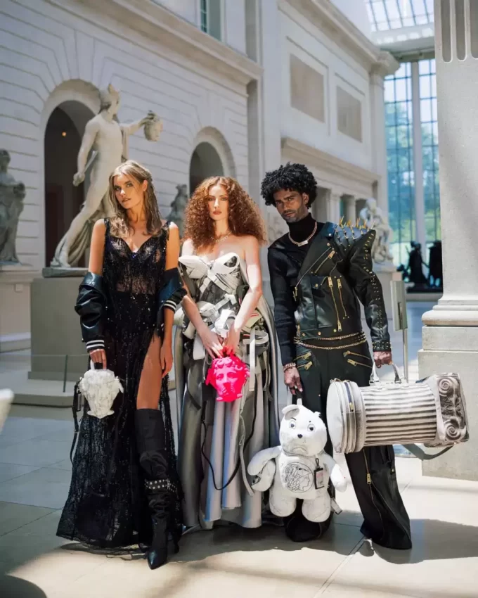 IL BORSA A COLONNA DEL TEMPIO GRECO DI SARDI