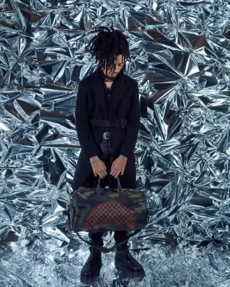 IL BORSA DA VIAGGIO PARADOXX SHARK