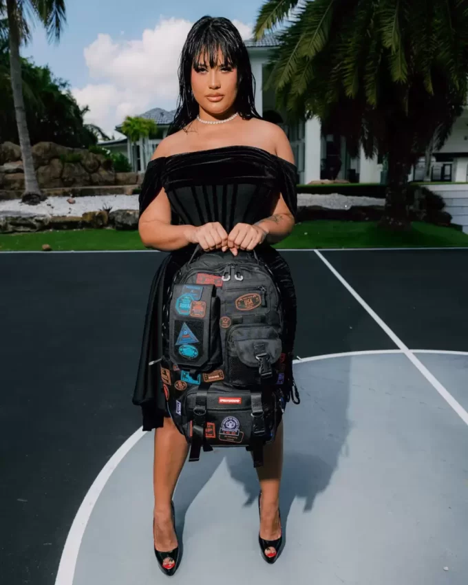 JAMES PRIMA CLASSE HO RICEVUTO QUESTI FRANCOBOLLI ZAINO