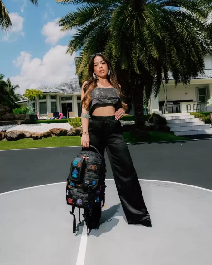 JAMES PRIMA CLASSE HO RICEVUTO QUESTI FRANCOBOLLI ZAINO