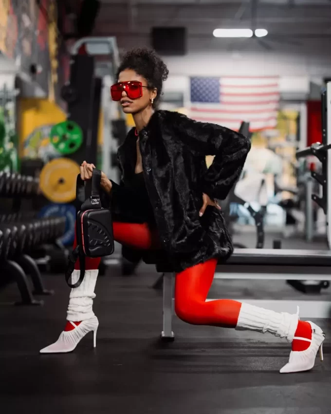 LA BORSA A TRACOLLA RIGIDA HERO