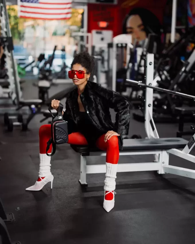 LA BORSA A TRACOLLA RIGIDA HERO