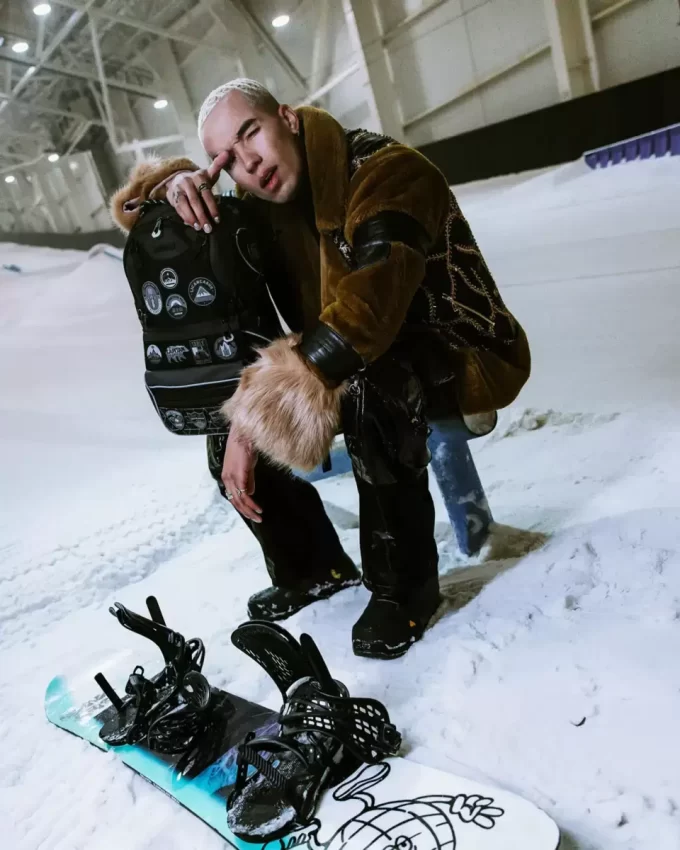 LO ZAINO NIGHTZONE DELLA SPEDIZIONE GLOBALE