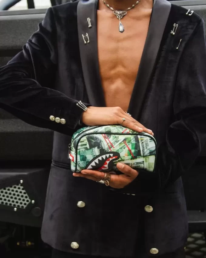 MAMMA, L’HO FATTO, BUSTINA