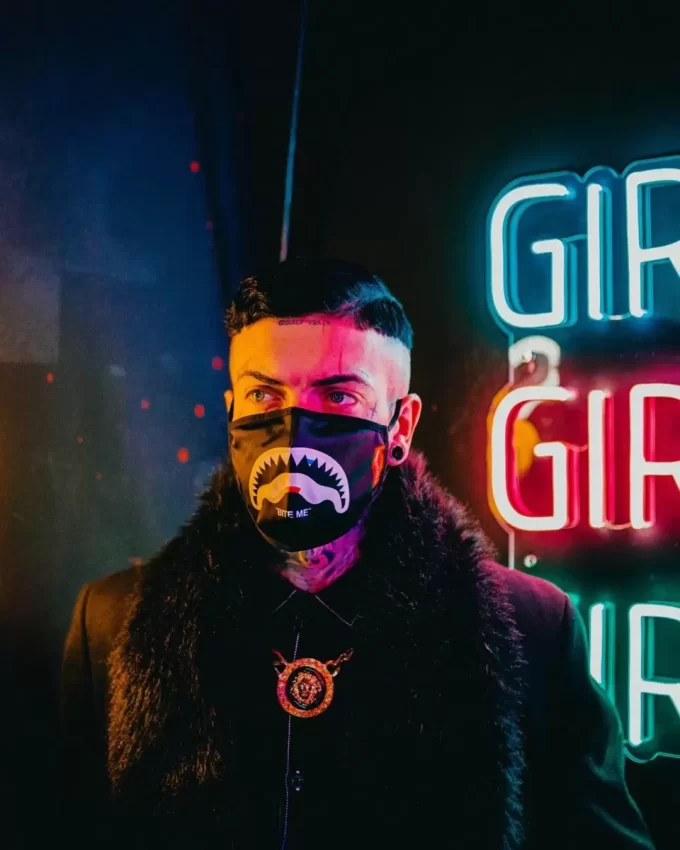 MASCHERA IN POLIESTERE BITE ME SHARK (NERO) MASCHERA IN POLIESTERE BITE ME SHARK (NERO)