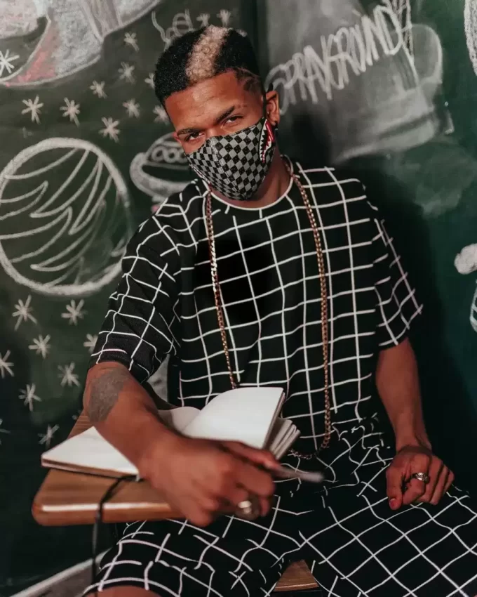 MASCHERA VISO IN PELLE VEGANA SHARKS IN PARIS (GRIGIA)