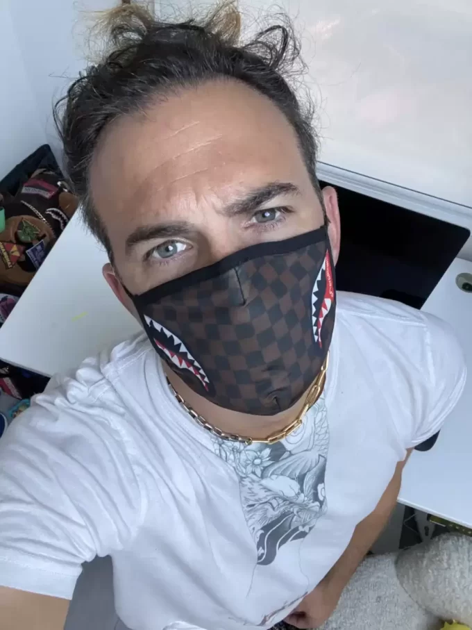 MASCHERINA ADATTABILE ADULT SHARKS IN PARIS (SIDE SHARK) MASCHERINA ADATTABILE ADULT SHARKS IN PARIS (SIDE SHARK)