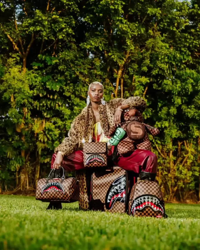 MESSENGER SLING CON EFFETTI LENTICOLARI