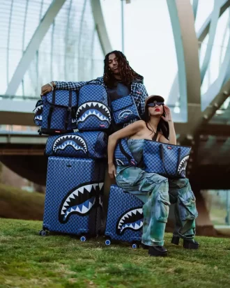 MIDNIGHT MAGIC SHARKS IN PARIS BAGAGLIO RIGIDO FULL-SIZE