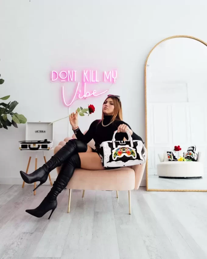 MINI BORSA DA VIAGGIO CON TAGLIO FLOREALE MINI BORSA DA VIAGGIO CON TAGLIO FLOREALE