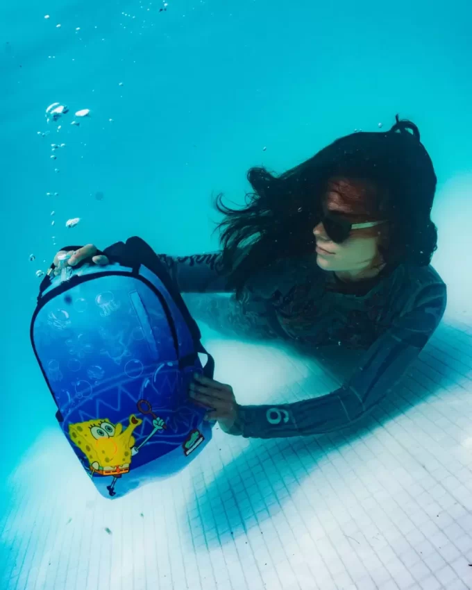 MINI ZAINO SPONGEBOB BLOWING BUBBLES DLXR MINI ZAINO SPONGEBOB BLOWING BUBBLES DLXR